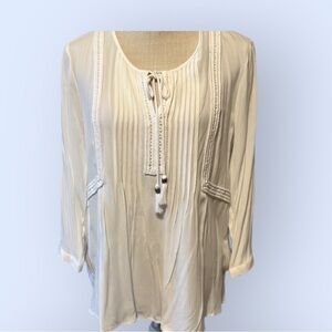 Pale Sky white blouse. NWT. size small